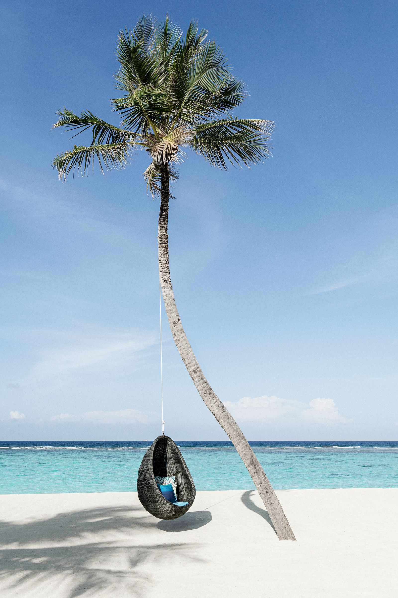 Подвесное кресло у Grand Sunset Residence на курорте One&Only Reethi Rah, фото 1 Подвесное кресло у Grand Sunset Residence на мальдивском курорте One&Only Reethi Rah, фото 1