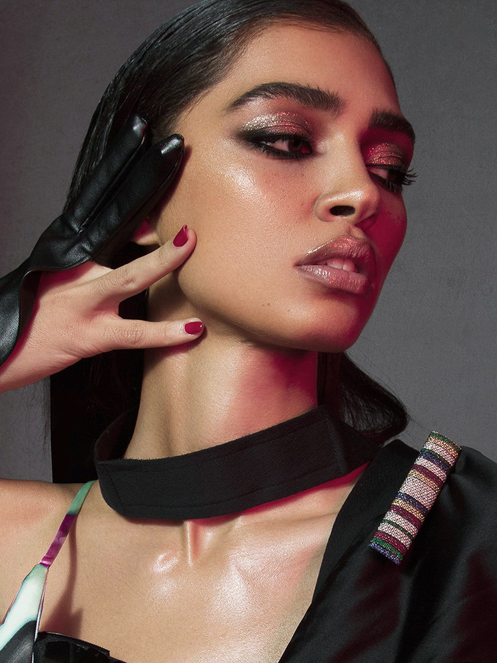 Рэйвен Лин для Elle Arabia, фото 2 Рэйвен Лин в объективе Квинтина Переса и Рона Эрика Одчигу для Elle Arabia, фото 2