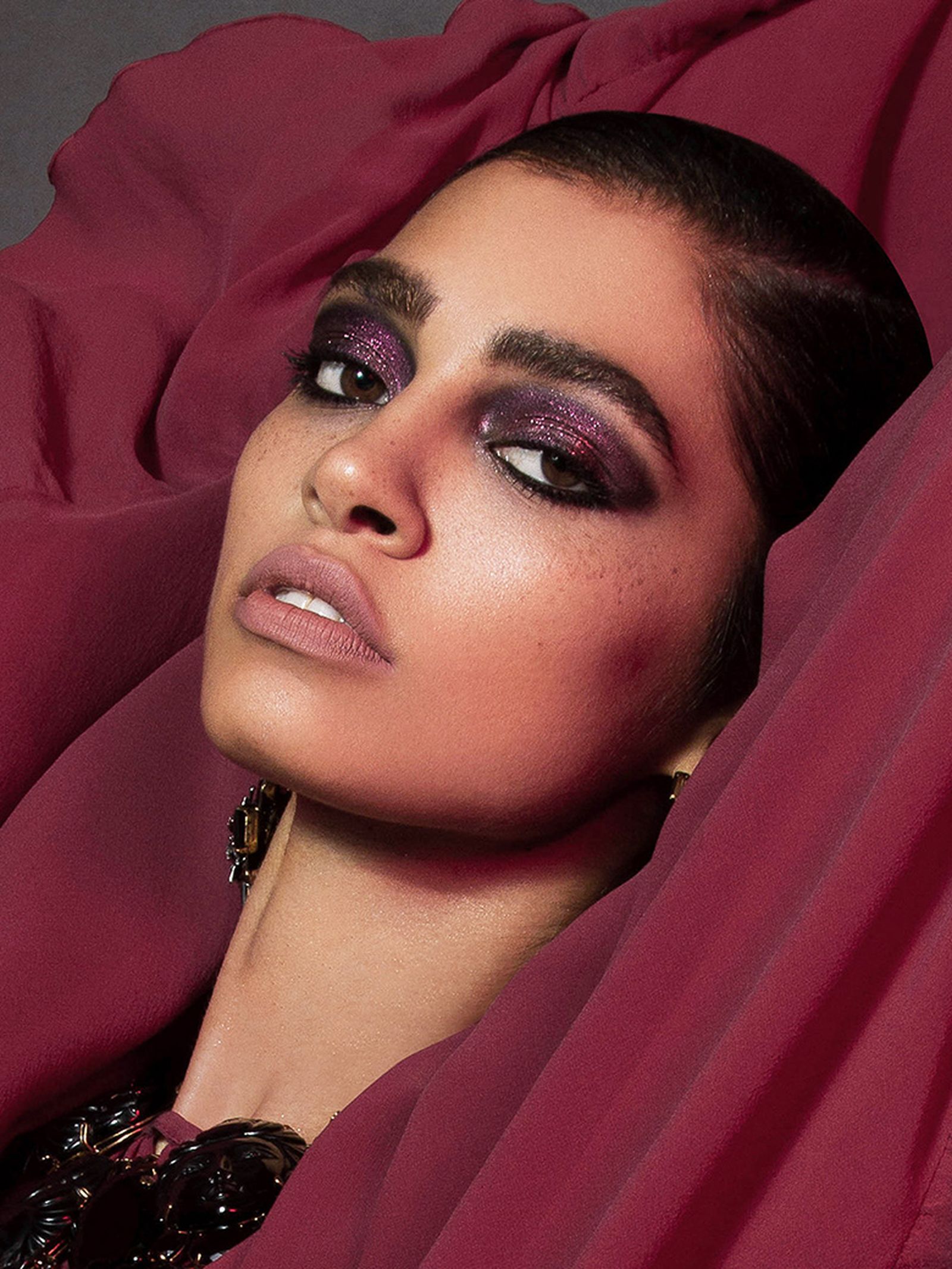 Рэйвен Лин для Elle Arabia, фото 4 Рэйвен Лин в объективе Квинтина Переса и Рона Эрика Одчигу для Elle Arabia, фото 4