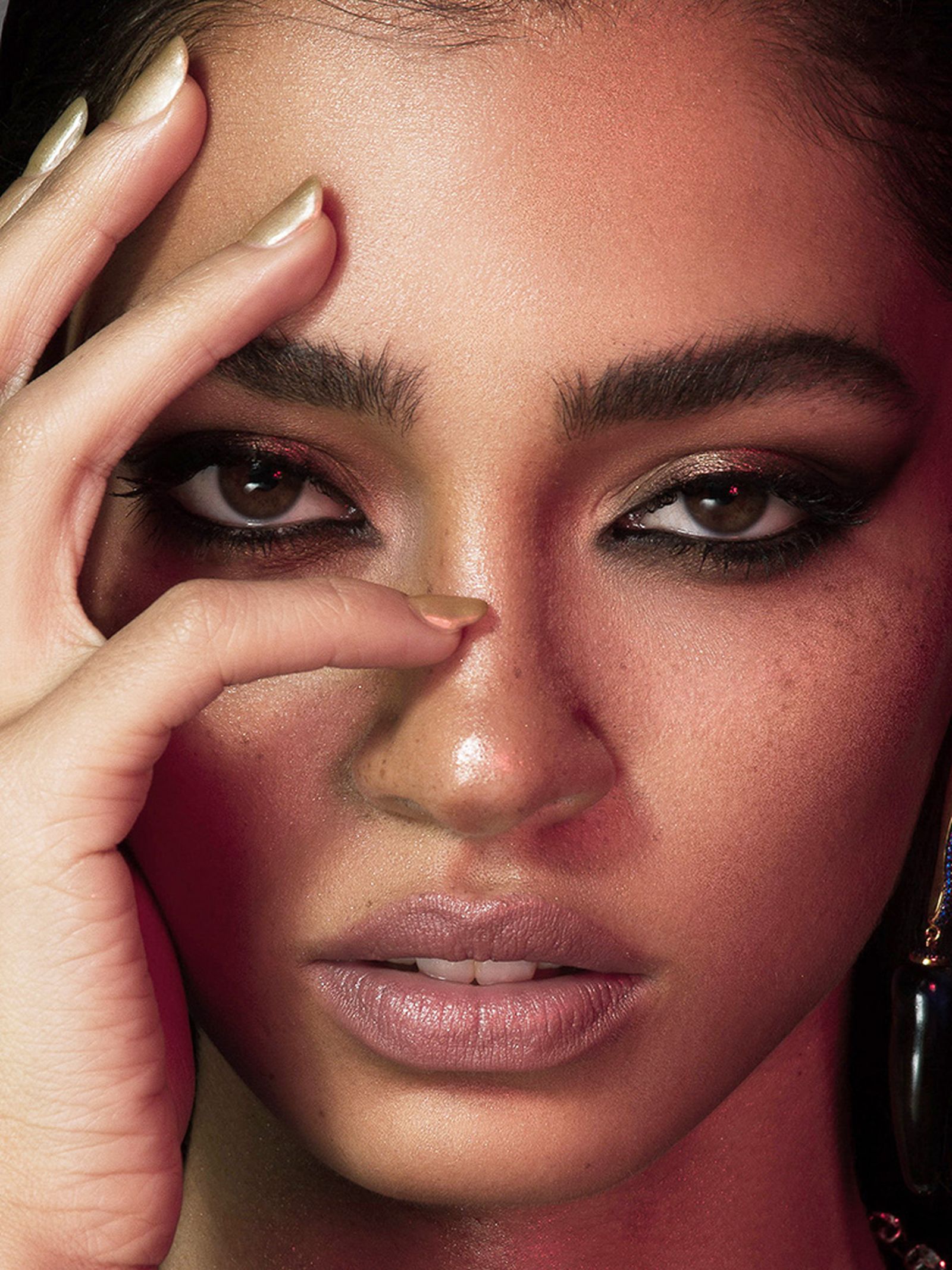 Рэйвен Лин для Elle Arabia, фото 6 Рэйвен Лин в объективе Квинтина Переса и Рона Эрика Одчигу для Elle Arabia, фото 6