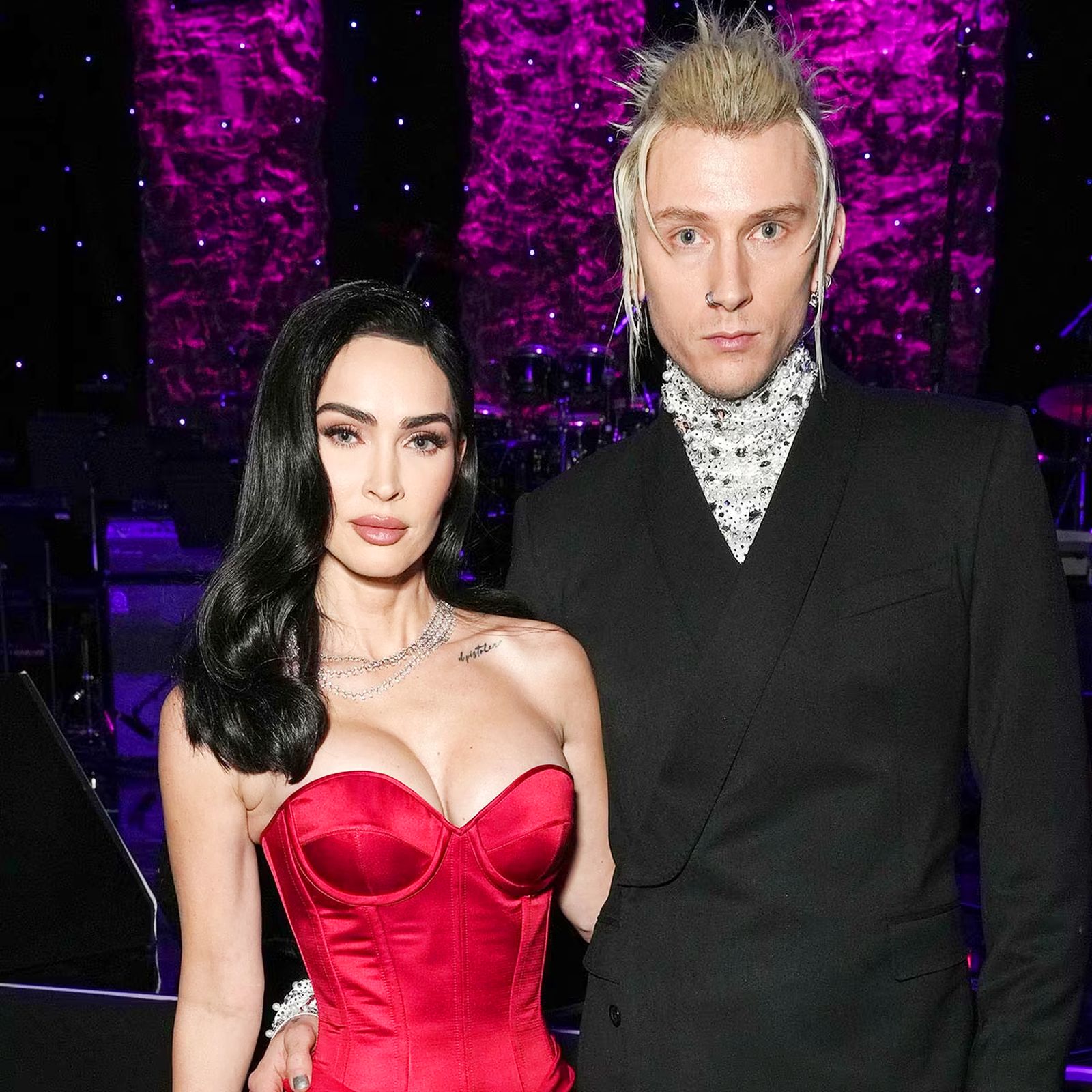 Меган Фокс и Колсон Бэйкер (Machine Gun Kelly) на гала-ужине Клайва Дэвиса в преддверии церемонии «Грэмми» 2023, 4 февраля 2023 г.
