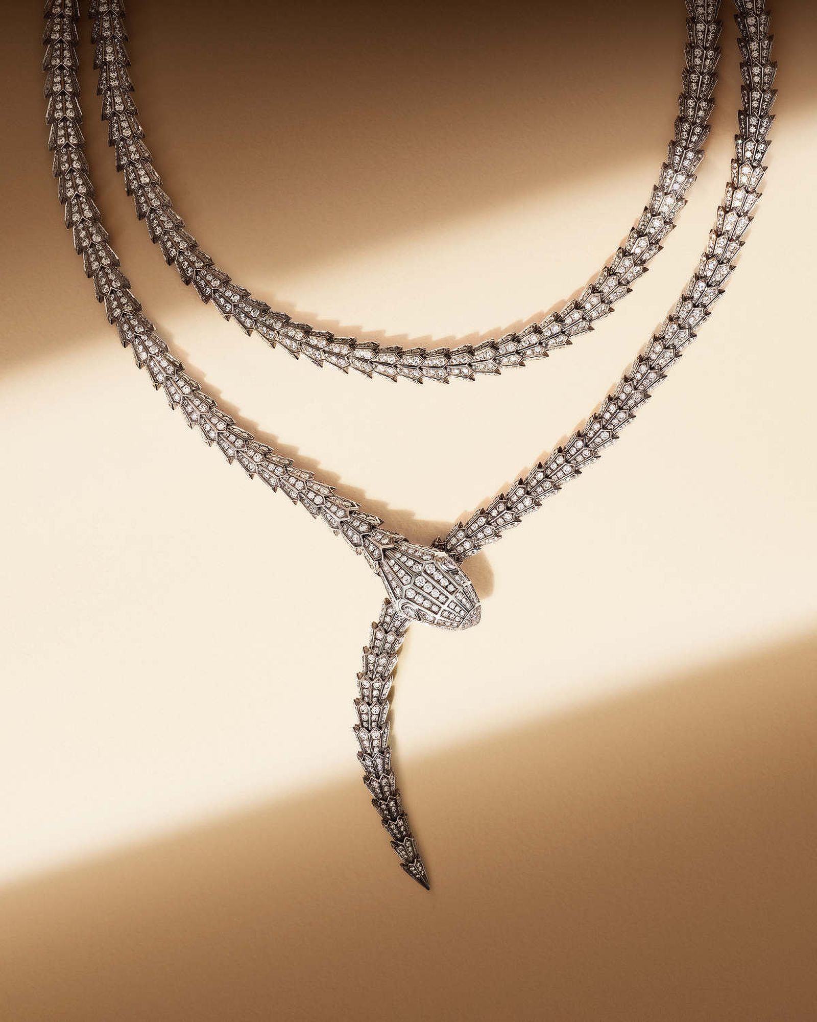Выставка «Bvlgari Serpent: 75 лет бесконечных историй» в музее Тиссена-Борнемисы, фото 12