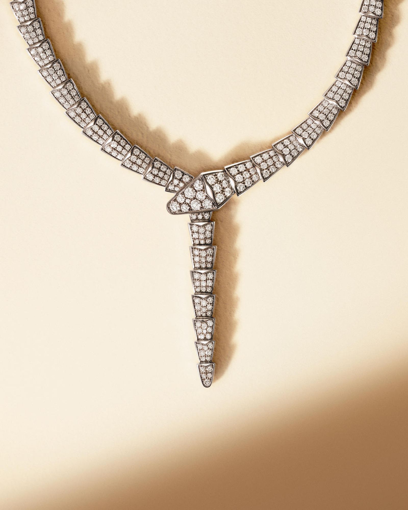 Выставка «Bvlgari Serpent: 75 лет бесконечных историй» в музее Тиссена-Борнемисы, фото 15