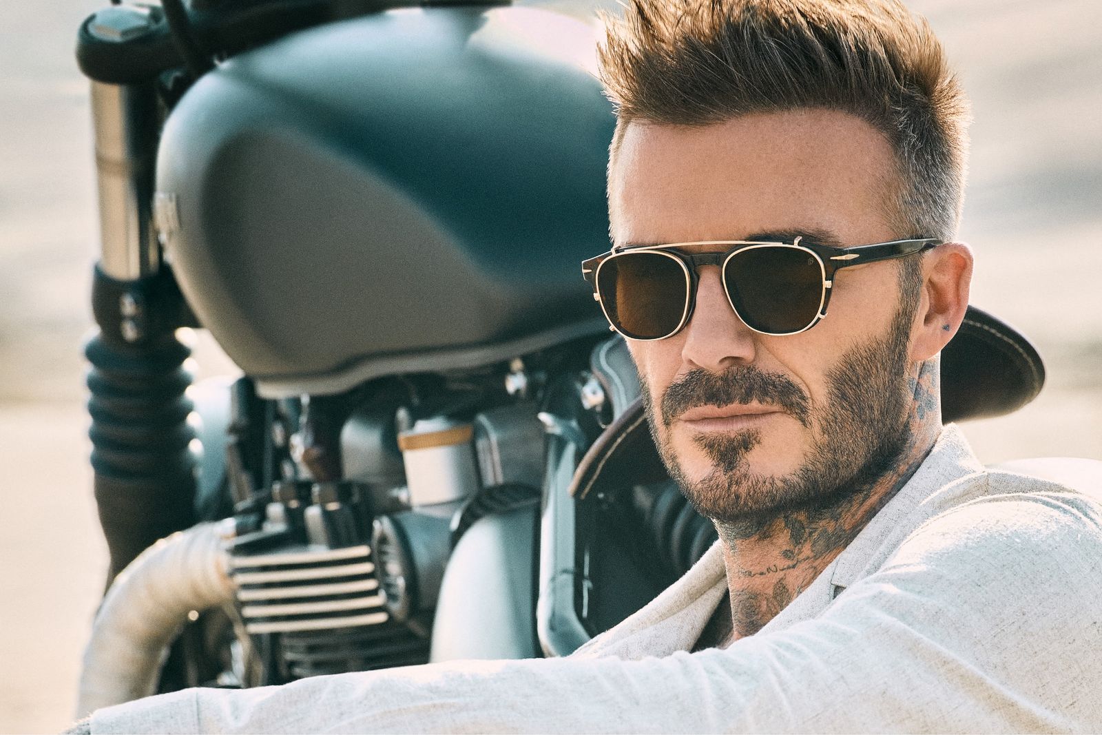 Дэвид Бекхэм представил коллекцию очков David Beckham Весна/Лето 2023, фото 2