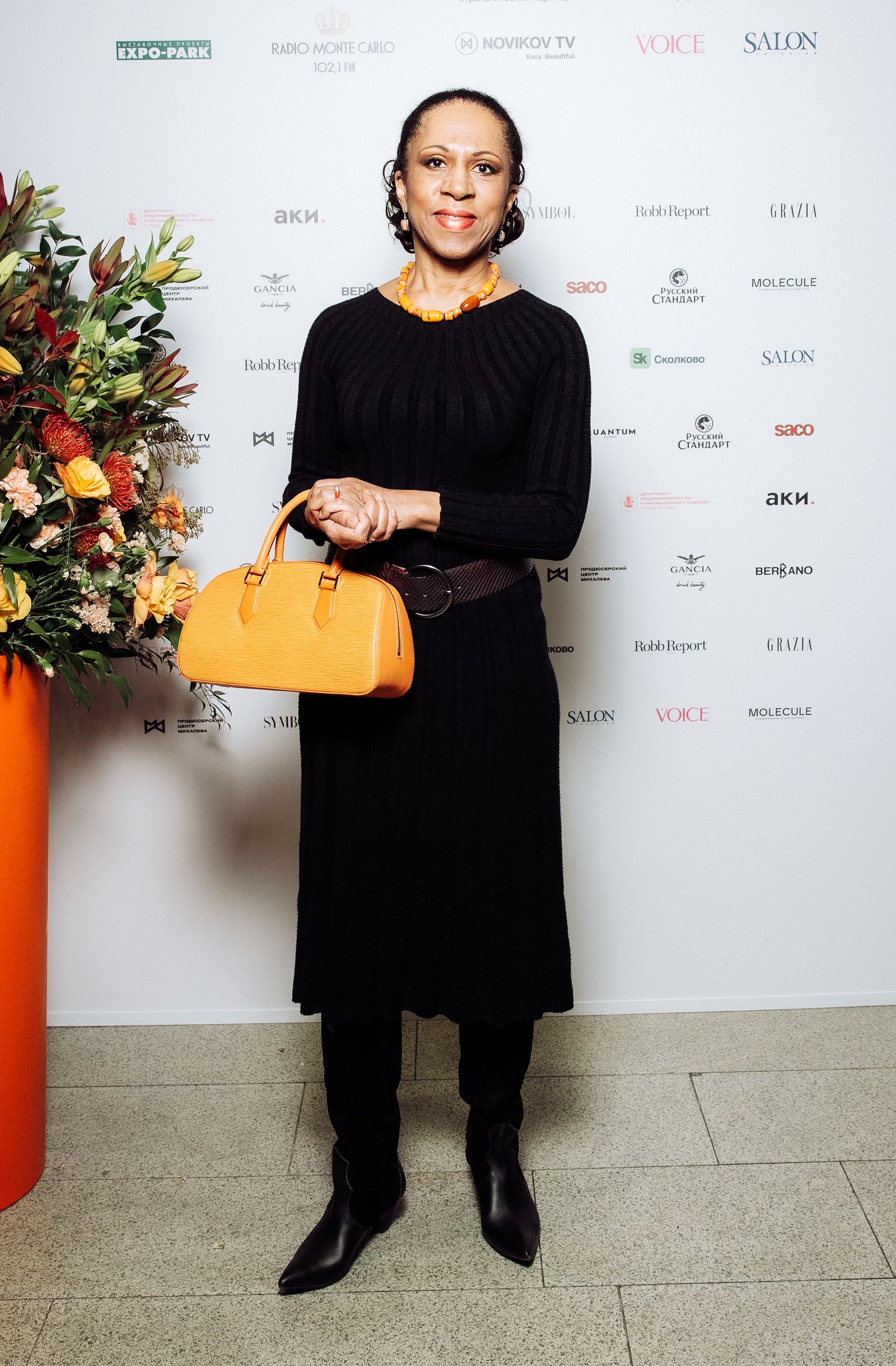 Елена Ханга на открытии 20-й ярмарки АРТ МОСКВА, 18 апреля 2023 г.