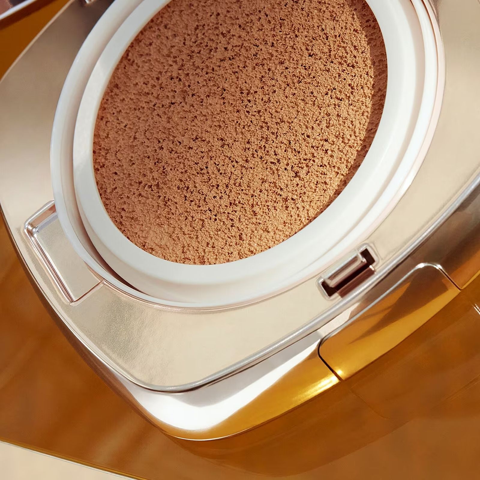 La Mer, тональная основа Cushion Lift Et Éclat SPF 20, фото 1