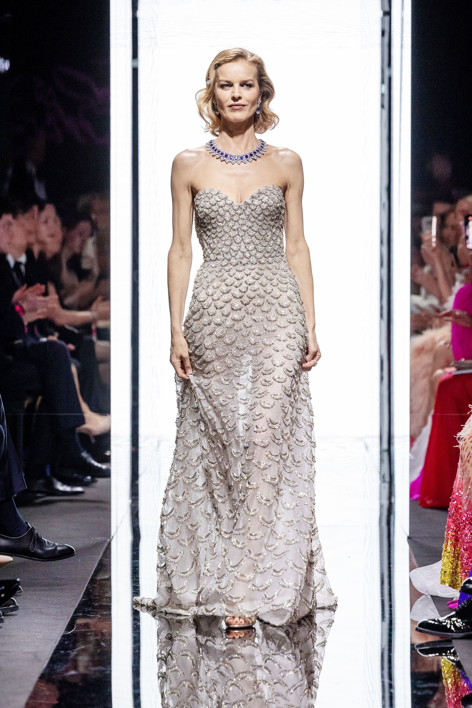 Ева Герцигова на шоу коллекции Chopard Caroline's Couture в Каннах, 23 мая 2023 г.