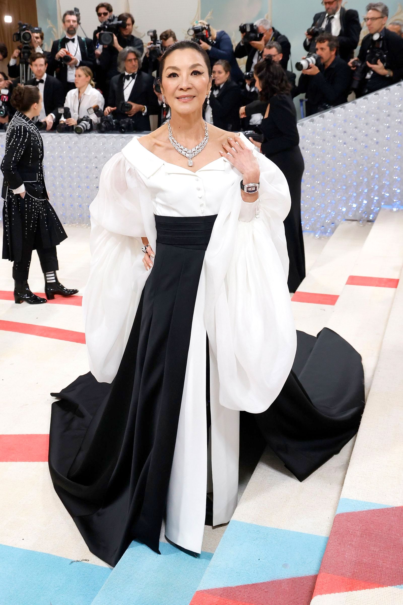 Мишель Йео на Балу Института костюма Met Gala 2023, 1 мая 2023 г., фото 2