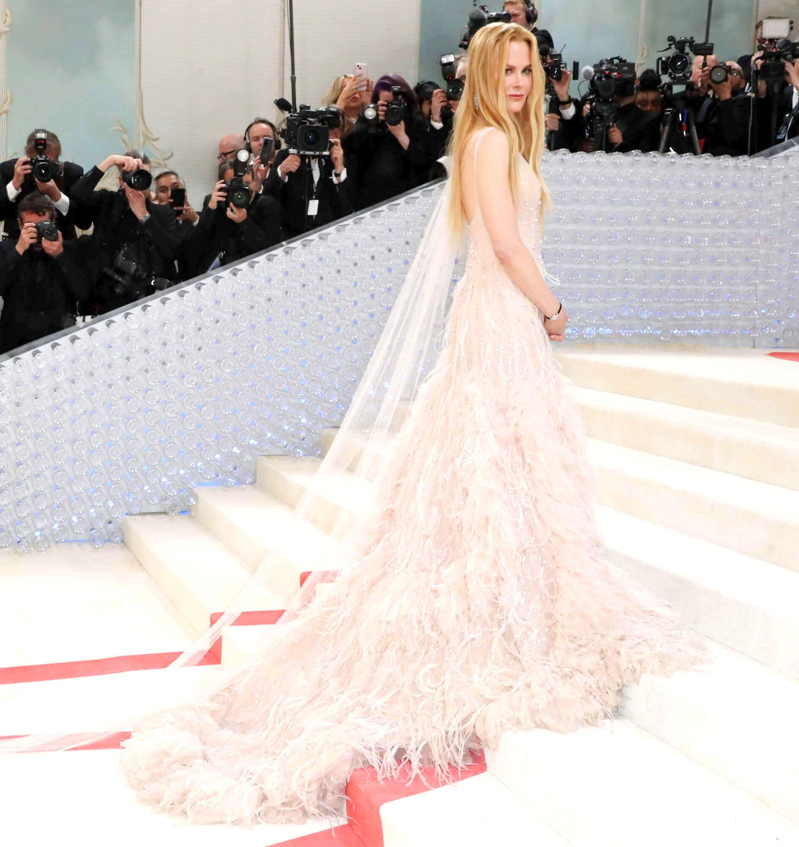Николь Кидман на Балу Института костюма Met Gala 2023, 1 мая 2023 г., фото 2