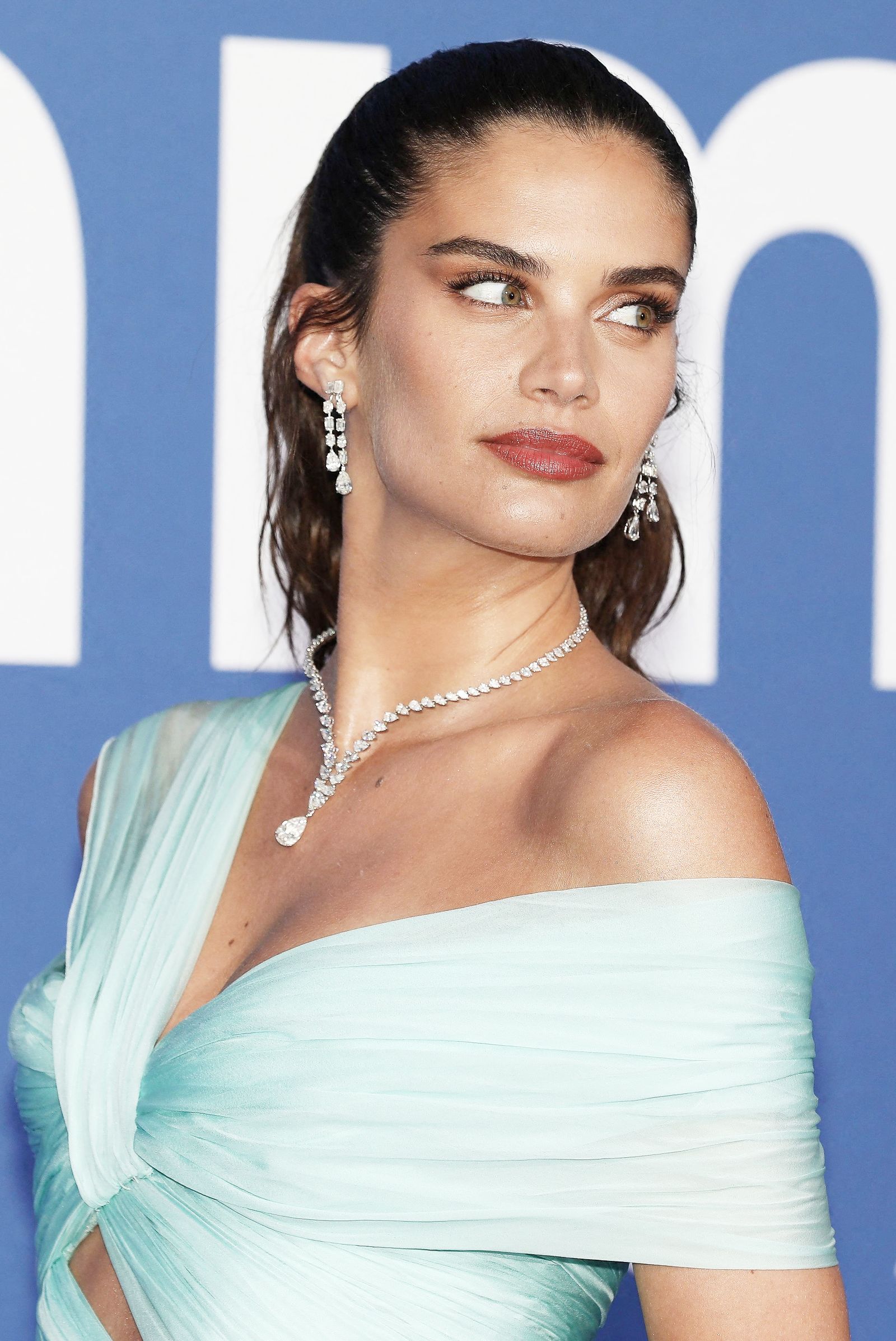 Сара Сампайо в Zuhair Murad Spring 2023 Couture на гала-ужине amfAR в Каннах, 25 мая 2023 г., фото 2