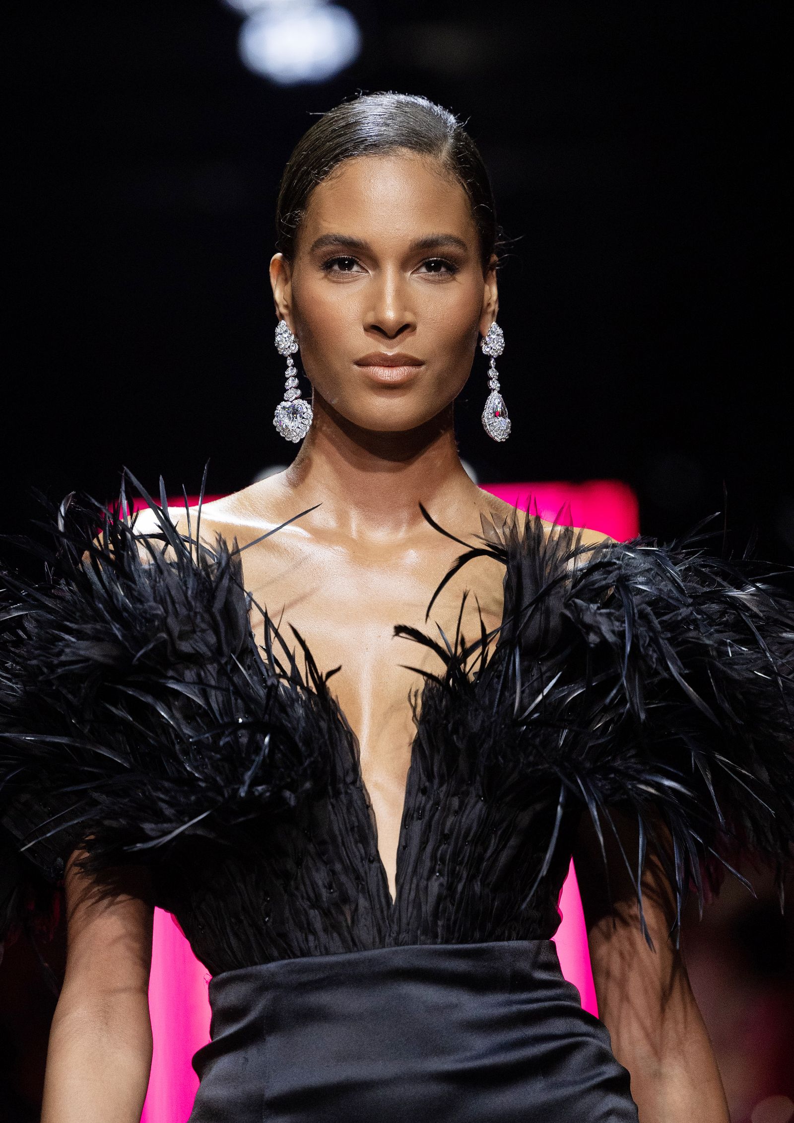 Синди Бруна на шоу коллекции Chopard Caroline's Couture в Каннах, 23 мая 2023 г.