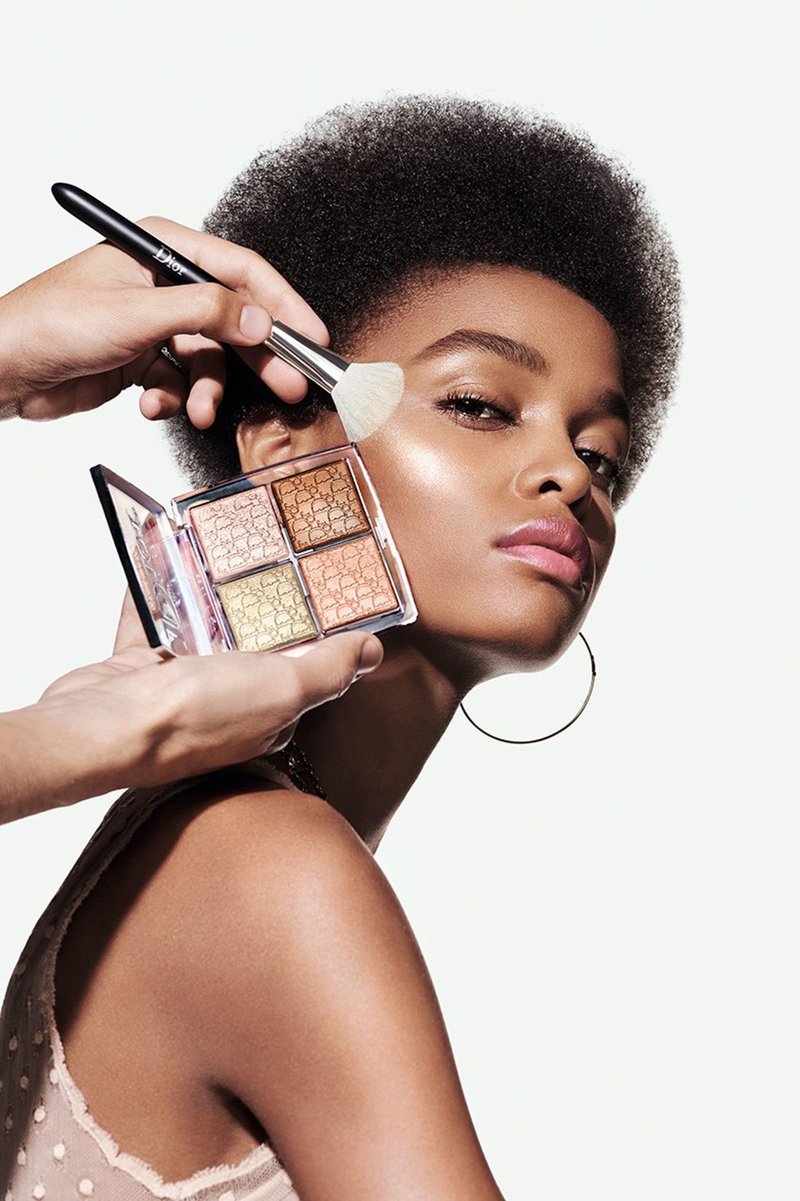 Белла Хадид, Рут Белл, Джин Вен и Блесня Минхер Dior Backstage, фото 2 Белла Хадид, Рут Белл, Джин Вен и Блесня Минхер в рекламной кампании Dior Backstage, фото 2