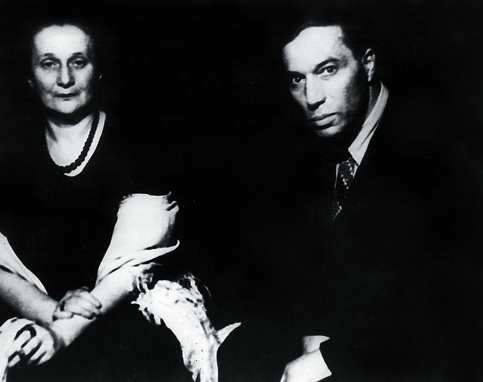 Неизвестный фотограф. Анна Ахматова в гостях у Пастернака. Москва, 1949 г. Из собрания Музея Анны Ахматовой в Фонтанном доме Неизвестный фотограф. Анна Ахматова в гостях у Пастернака. Москва, 1949 г.