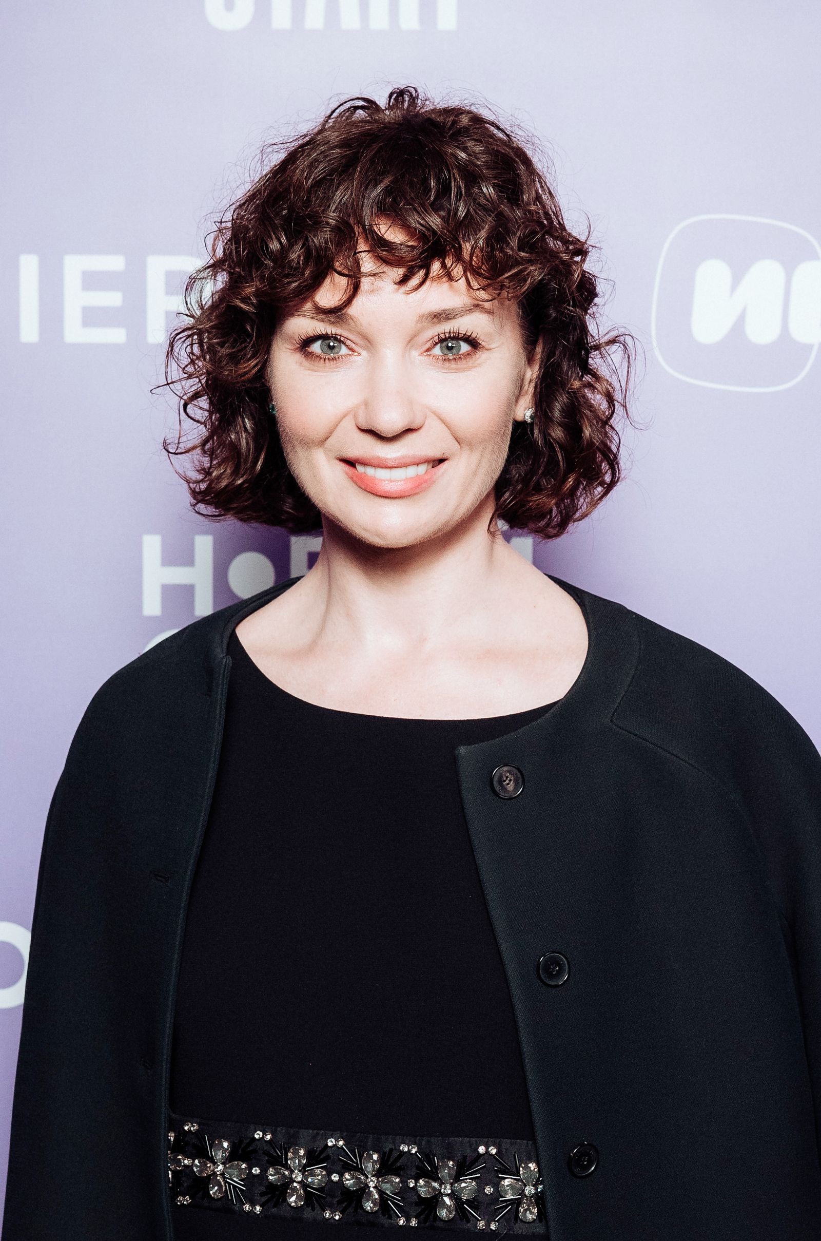 Евгения Милова на открытии фестиваля онлайн-кинотеатров «Новый сезон» на курорте «Роза Хутор», 7 сентября 2023 г., фото 2
