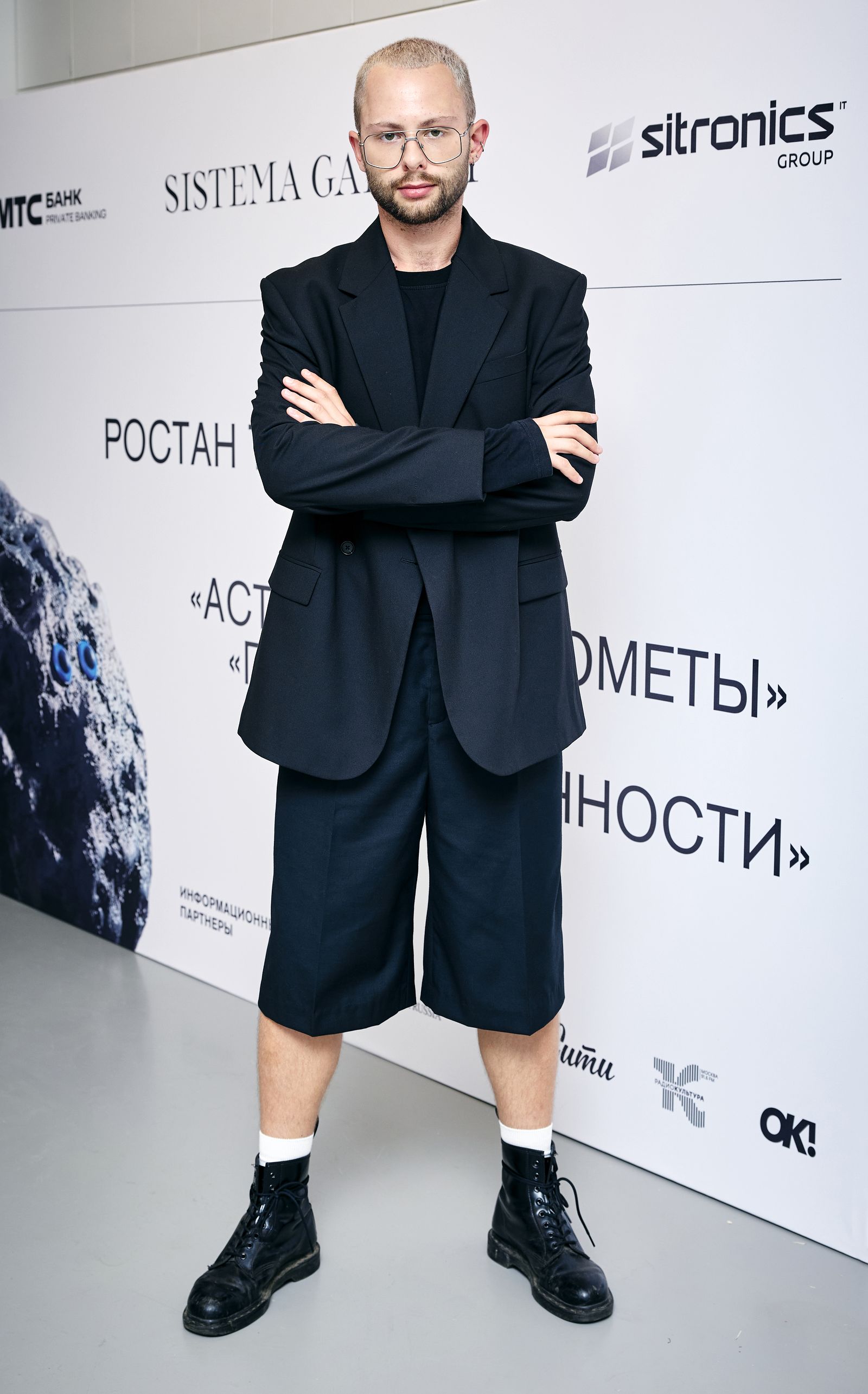 Петр Иванов на открытии выставки Ростана Тавасиева в Sistema Gallery, 12 сентября 2023 г.