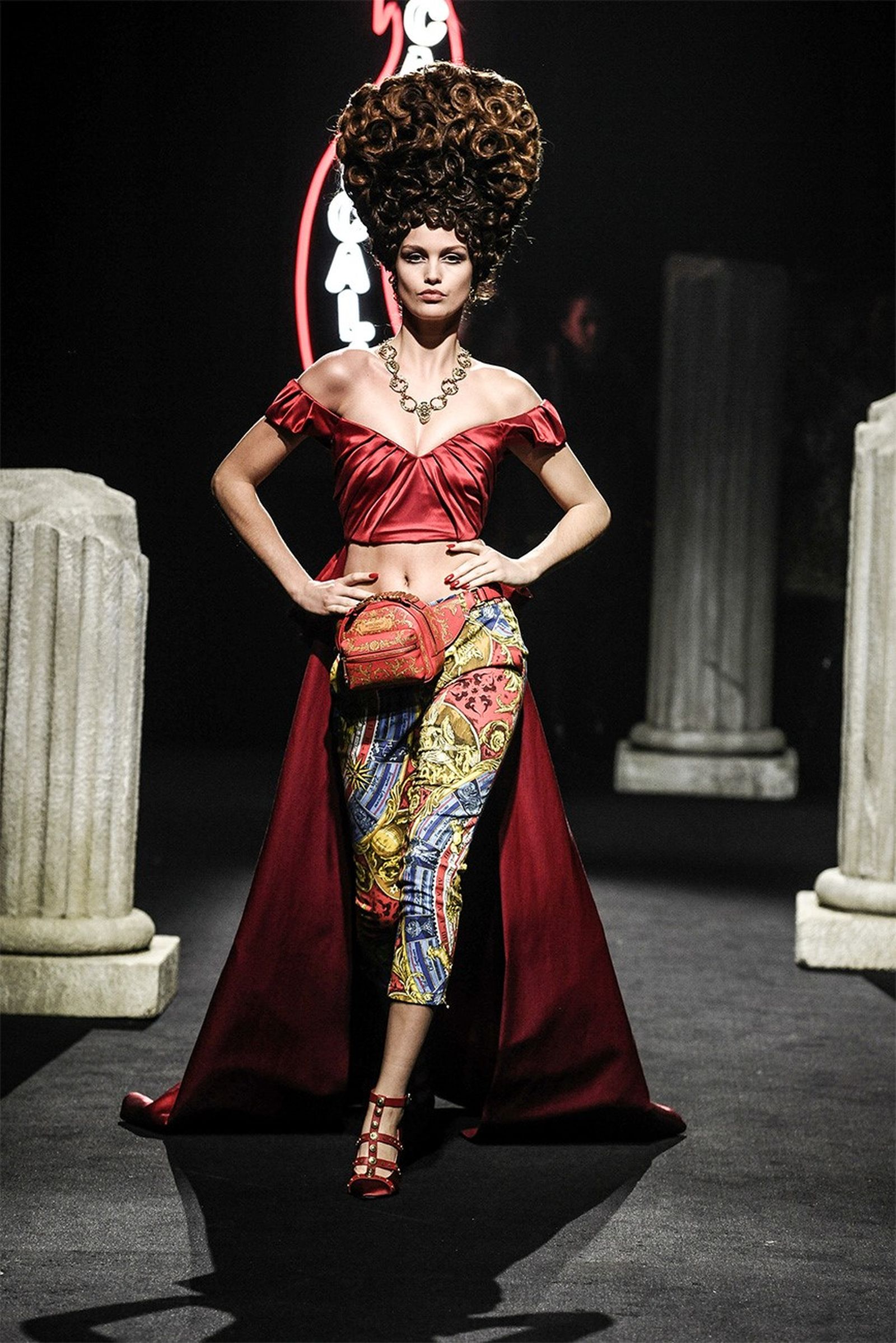 Шоу коллекции Moschino Fall/Winter 2019/20 и Pre-Fall 2019 в Риме, фото 11