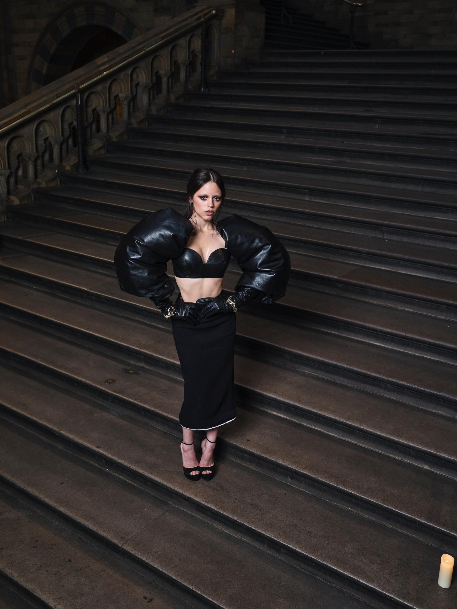 Дженна Ортега в Givenchy Fall 2025 Дженна Ортега в Живашни