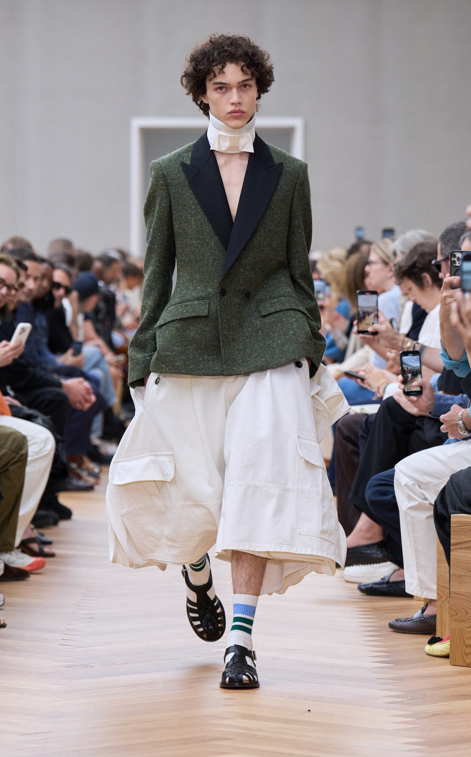 Мужская коллекция Dior Весна/Лето 2026, фото 1 Тенденции мужской моды Весна/Лето 2026: Dior