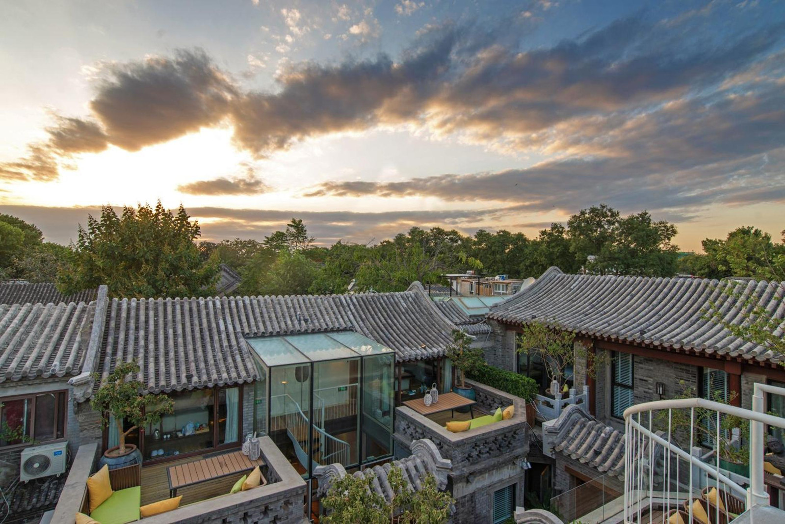 Популярные отели Пекина: Beijing Le Zai Nan Luo Gu Xiang Wang Fu Jing Forbidden City Courtyard Hotel