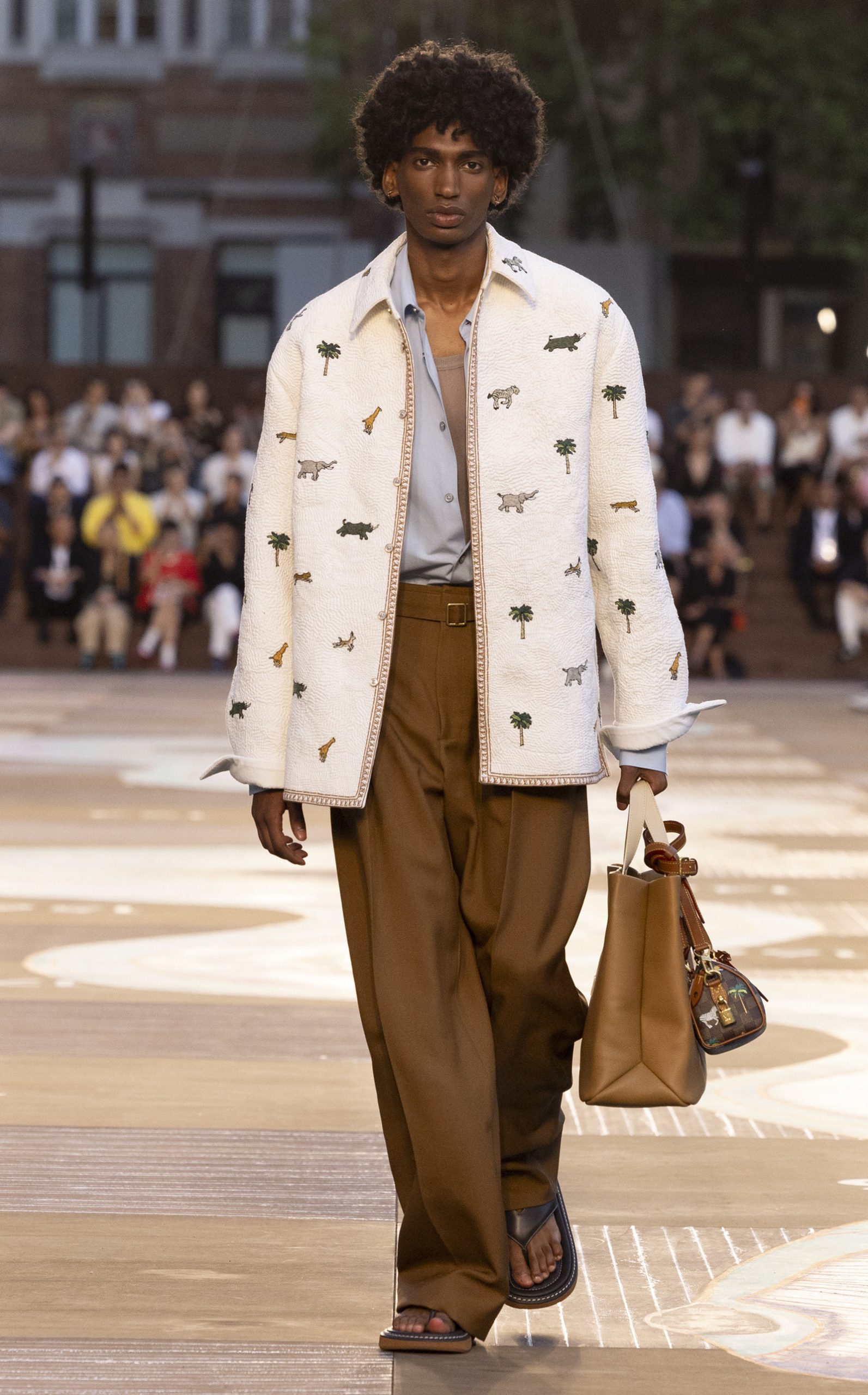 Мужская коллекция Louis Vuitton Весна/Лето 2026, фото 1 Показ Louis Vuitton Весна/Лето 26