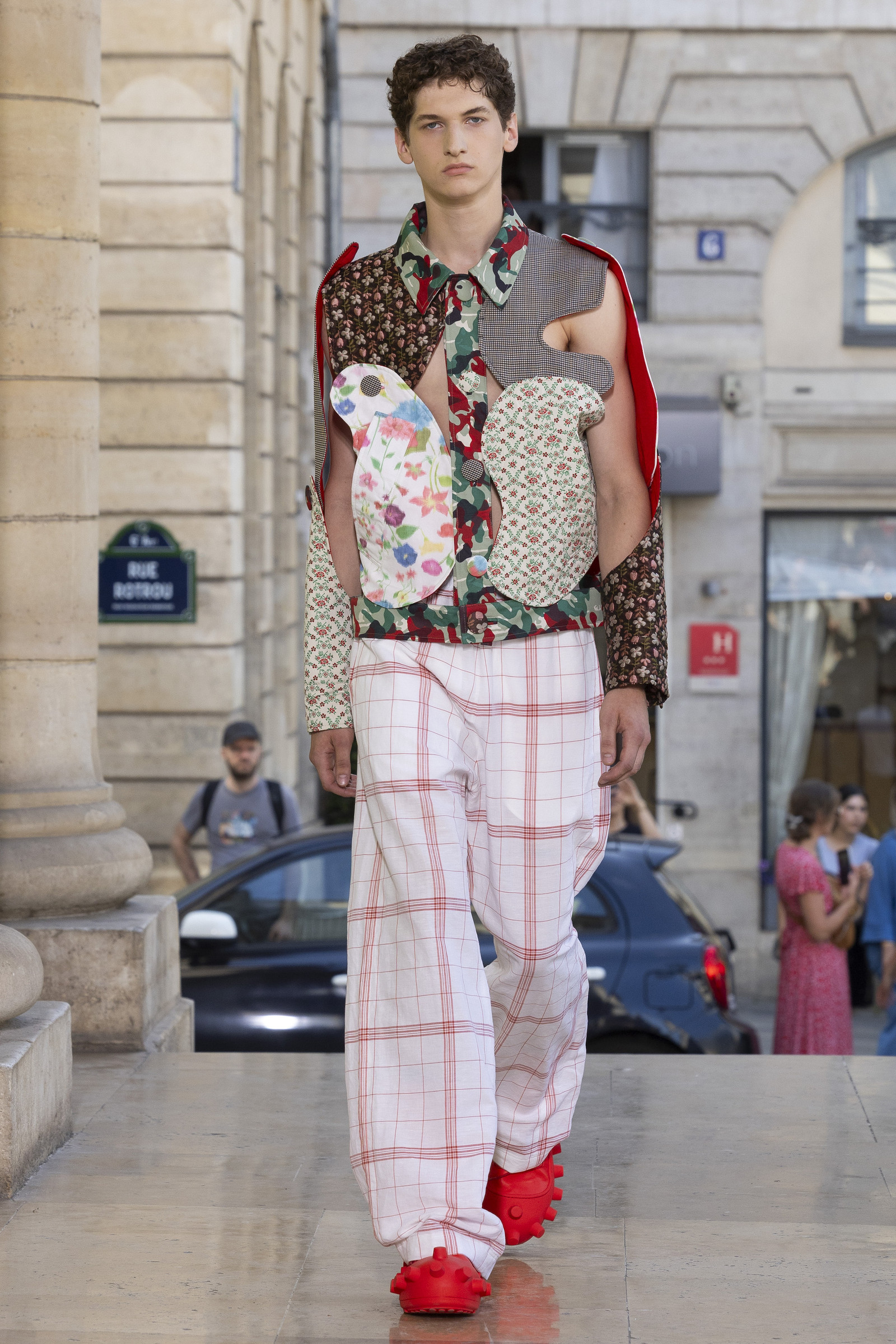 Мужская коллекция Walter Van Beirendonck Весна/Лето 2026, фото 6 Мужские тренды в одежде Весна/Лето 26: Walter Van Beirendonck