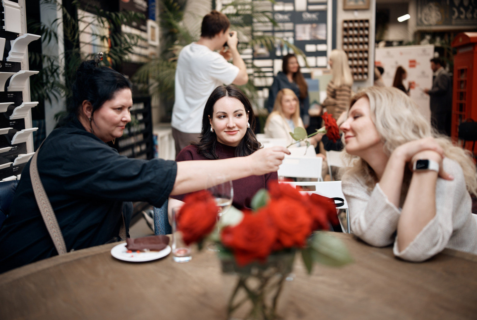 Гости мероприятия интерьерного салона Living.Moscow