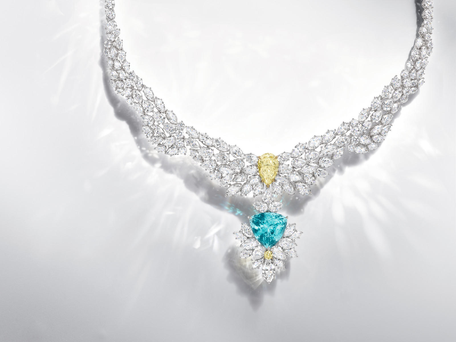 Ювелирные тренды: колье из коллекции Talk to Me, Harry Winston