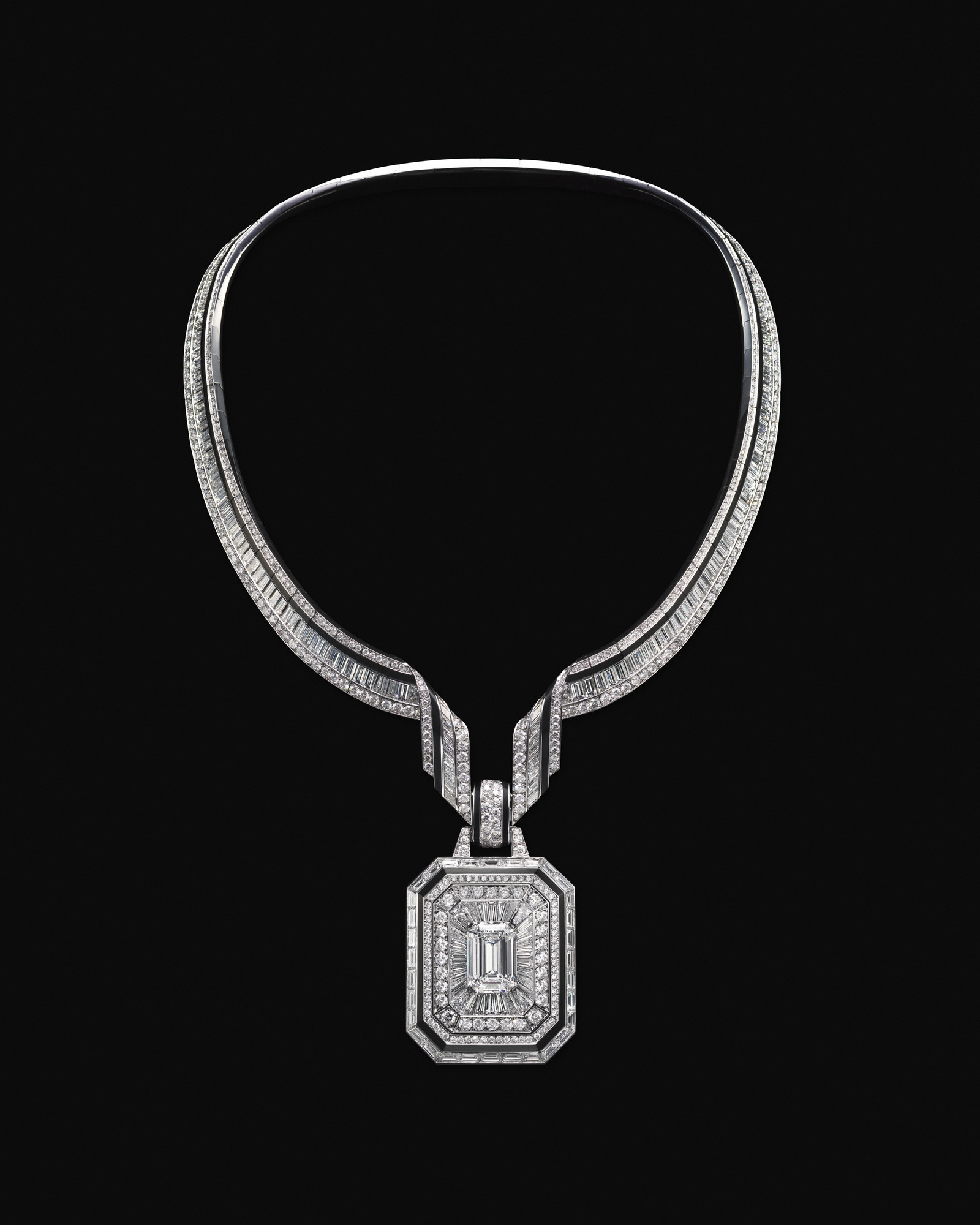 Коллекция Boucheron 2026: колье L'adresse — «Адрес»