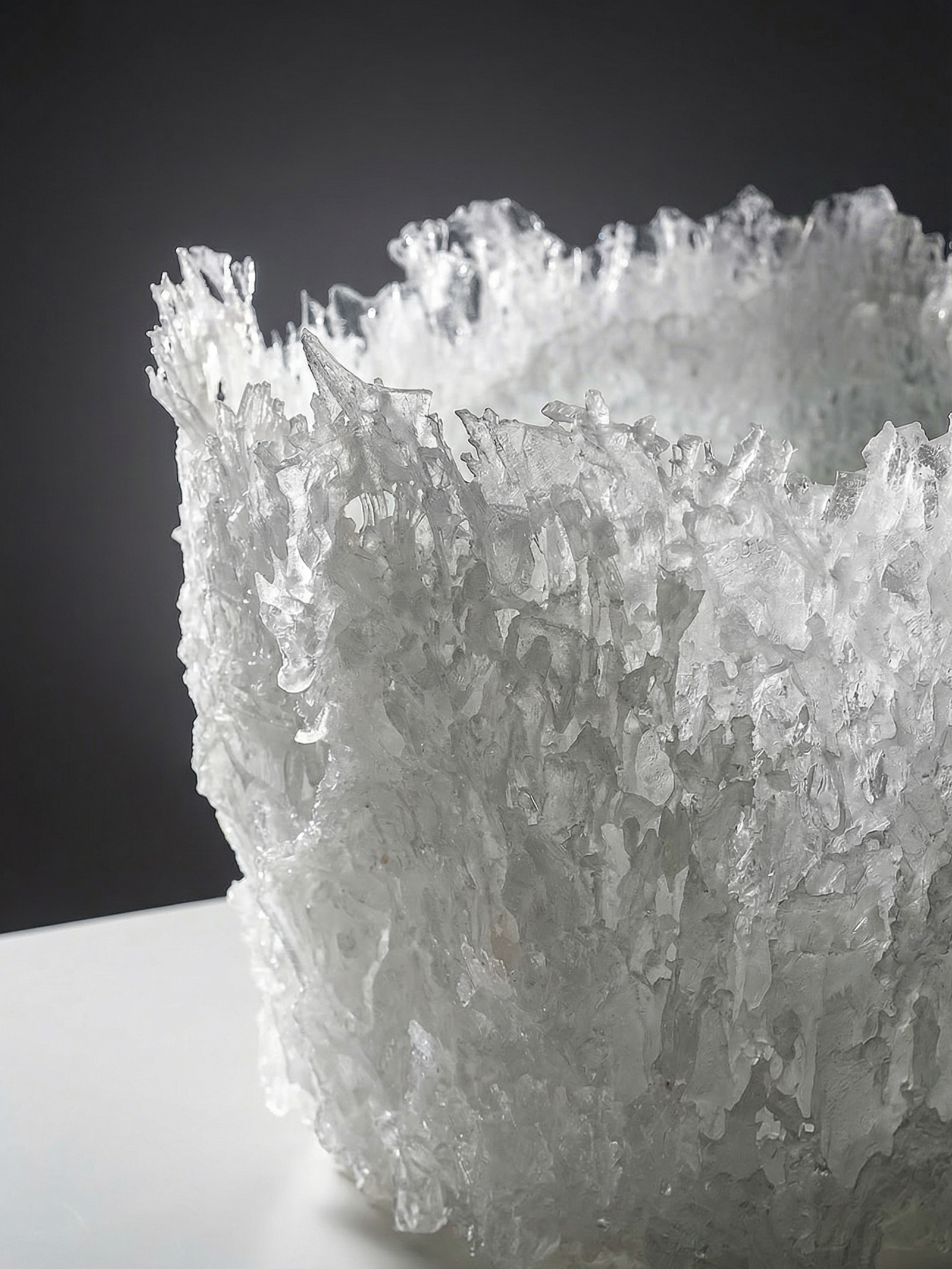 Выставка «Орбиты хрупких тел» в галерее Heritage в Москве, фото 5 Выставка современного художественного стекла: Анна Третьяк, «Точка опоры»