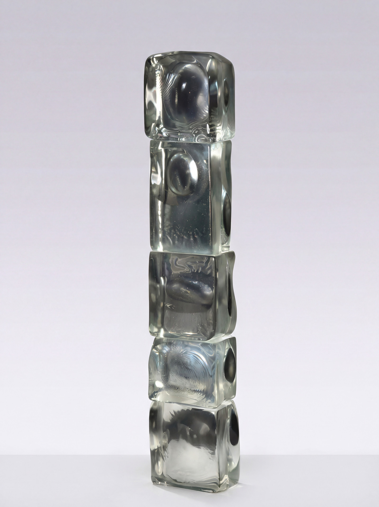 Выставка «Орбиты хрупких тел» в галерее Heritage в Москве, фото 8 Экспозиция «Орбиты хрупких тел» в галерее Heritage: Лев Ефимов, Ольга Варзер, «Состояния равновесия»