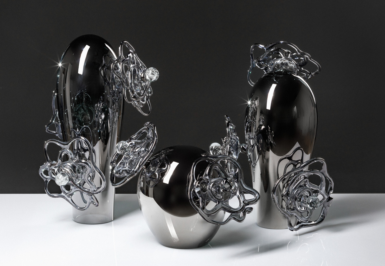 Выставка «Орбиты хрупких тел» в галерее Heritage в Москве, фото 2 Выставка современного художественного стекла: Таисия Фокина, «Флора Серебряной планеты»