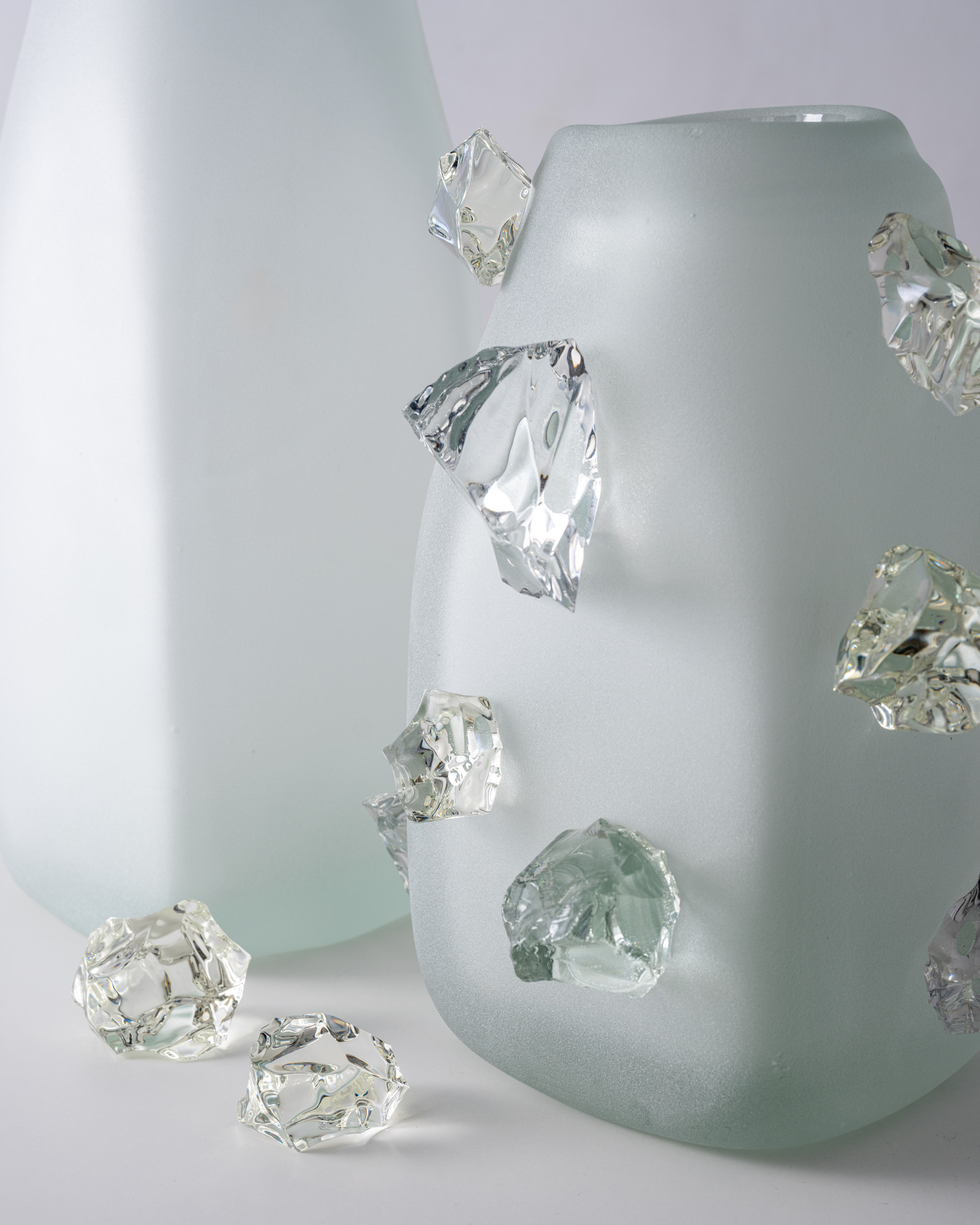 Выставка «Орбиты хрупких тел» в галерее Heritage в Москве, фото 7 Экспозиция «Орбиты хрупких тел» в галерее Heritage: Александра Ярмольник, «Притяжение»